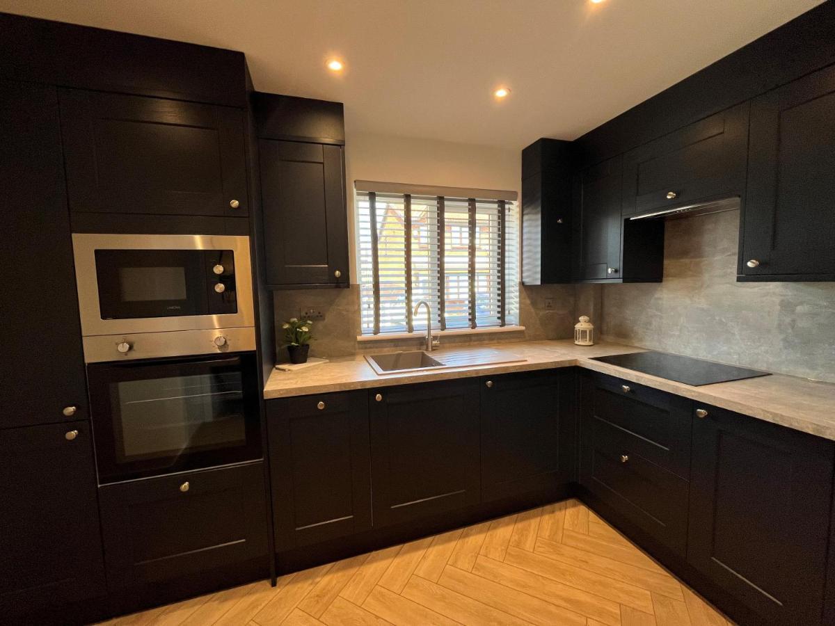 Contemporary 1 Bedroom Apartment Normanton  Luaran gambar